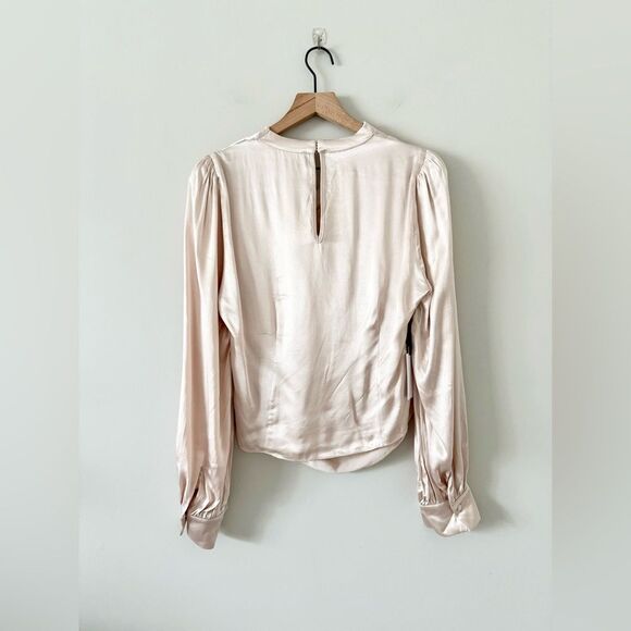 NWT ASTR The Label Lilith Long Sleeve Cowl Neck Satin Blouse in Champagne - L - Picture 6 of 11